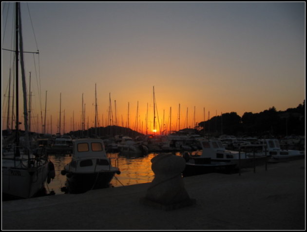 Zonsondergang bij de haven van Vrsar! 2012    2