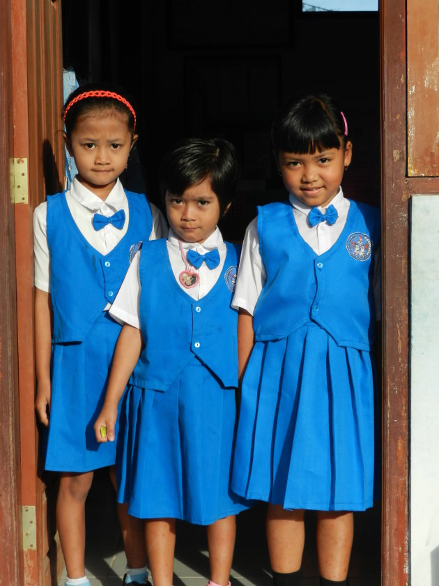 Kinderen in schooluniform