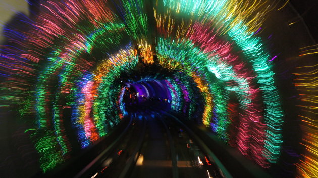 Snelheid vastgelegd in de Sight Seeing Tunnel Shanghai