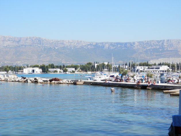 Strandje met haven aan de rand van het centrum van Split