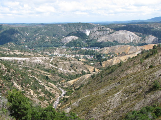 Lyell Highway met uitzicht op Mount Lyell Mining