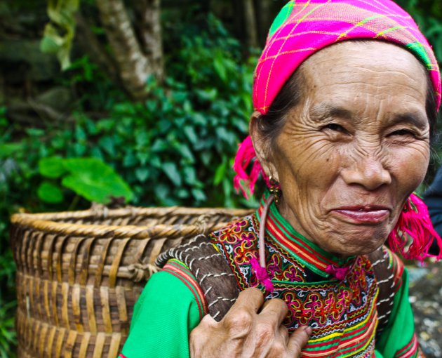 Bloem Hmong vrouw