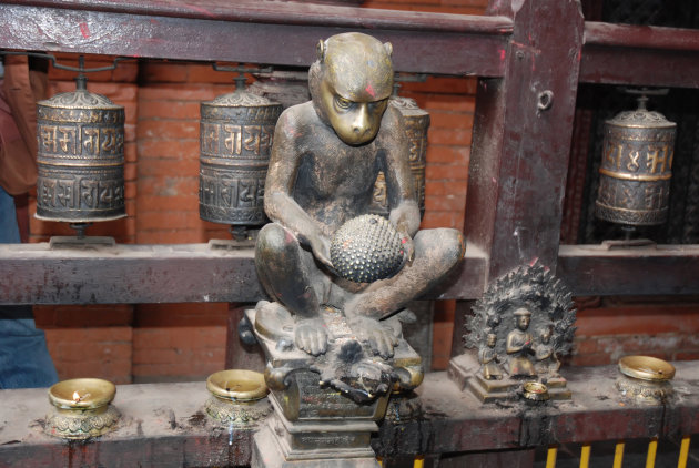 Beeld Hanoeman (Hanuman) de aapgod in Kwa Bahal of Gouden Tempel 