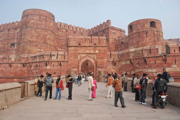 De toegangspoort tot het Agra Fort of Rode Fort - Agra