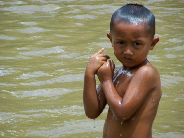 jongetje in Laos