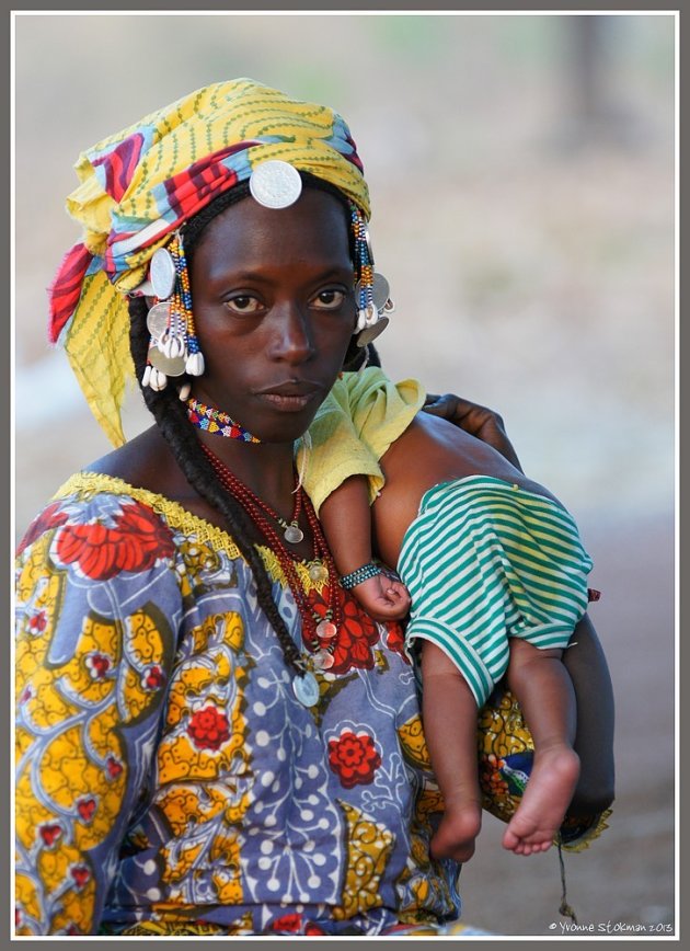 Fulani dame met baby