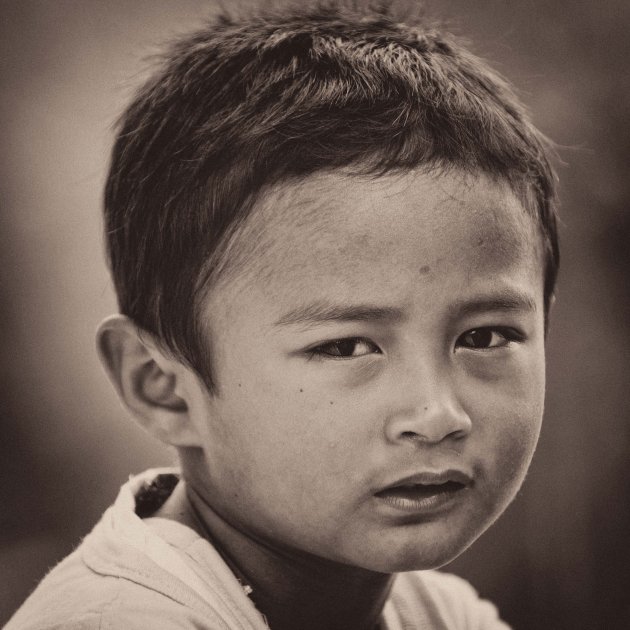 Portret van een kleine jongen in de Kampung Naga