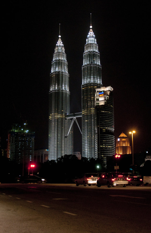 Petronas Towers bij avond