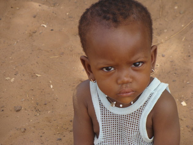 klein meisje uit Gambia