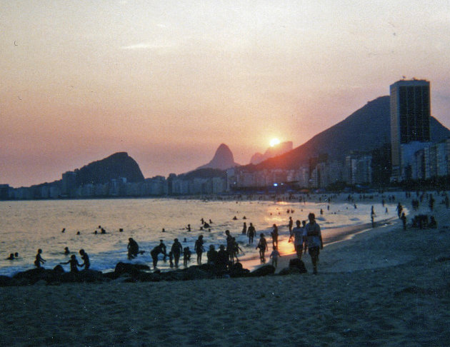 Copacabana bij zonsondergang