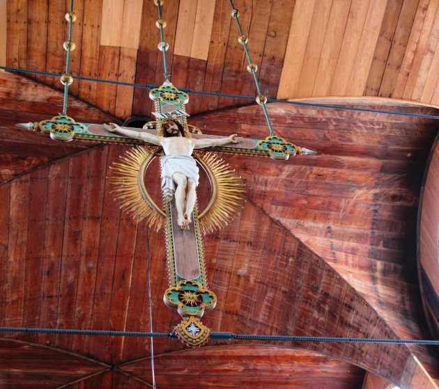 Christus hangend in de kathedraal