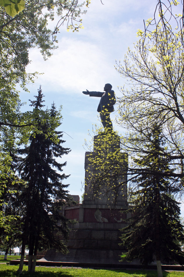 Lenin op voetstuk in Kostroma