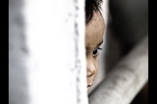 Verlegen Indonesisch kind