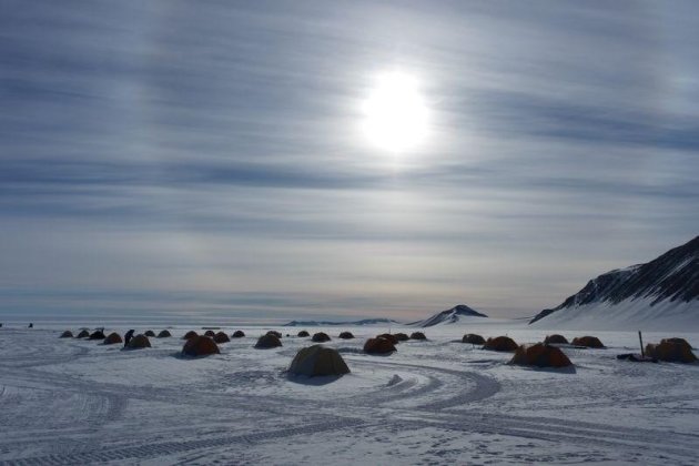 Slaapplaatsen voor deelnemers marathon Antarctica