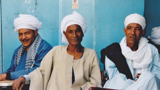 Egyptische mannen op de soeq in Aswan 