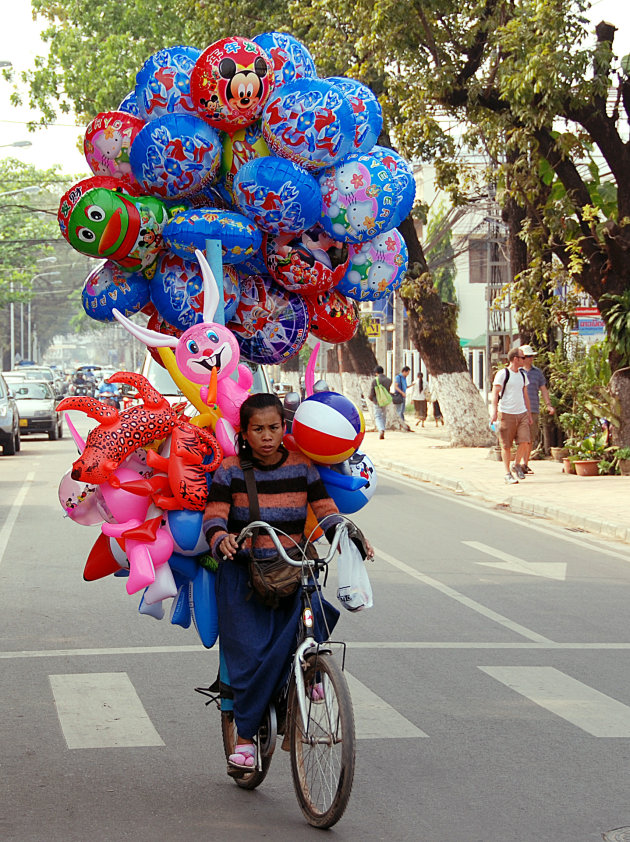 ballonvrouwtje in Vientiane