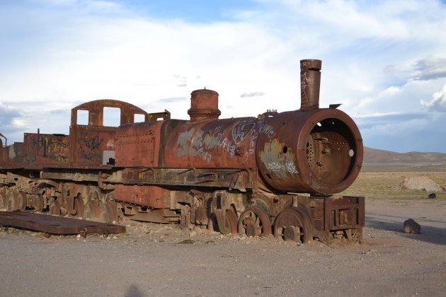 Begraafplaats voor oude treinen in Uyuni