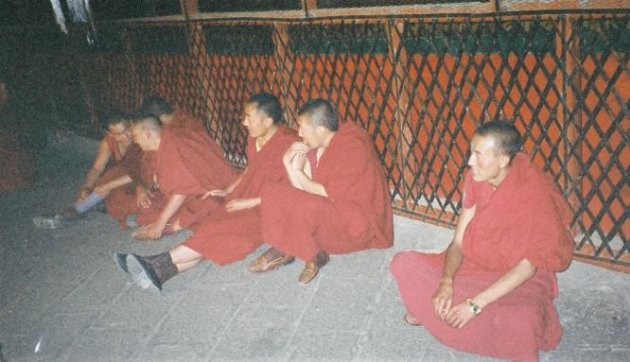 Wachtende Monniken