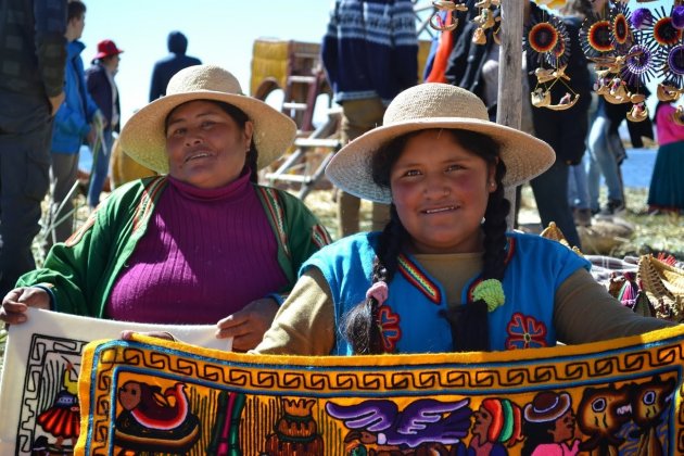 Lokale bevolking van het Titicaca meer