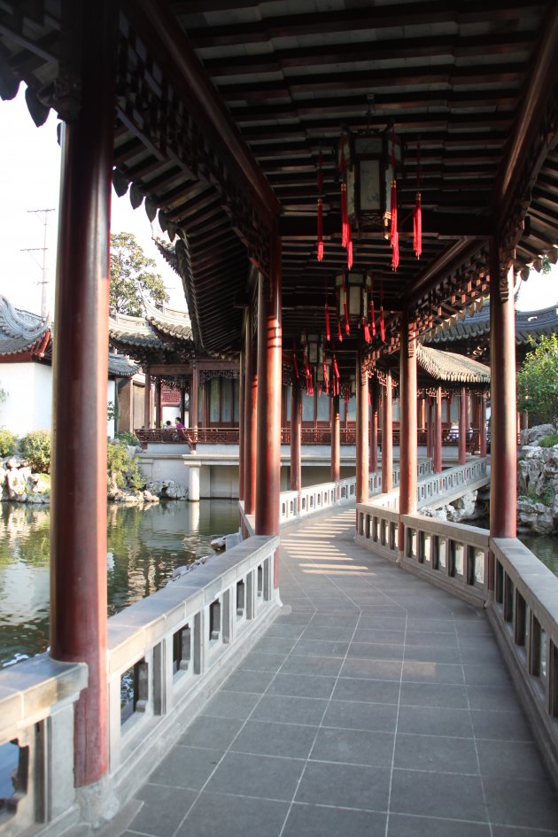 Chineese brug in Yu Garden