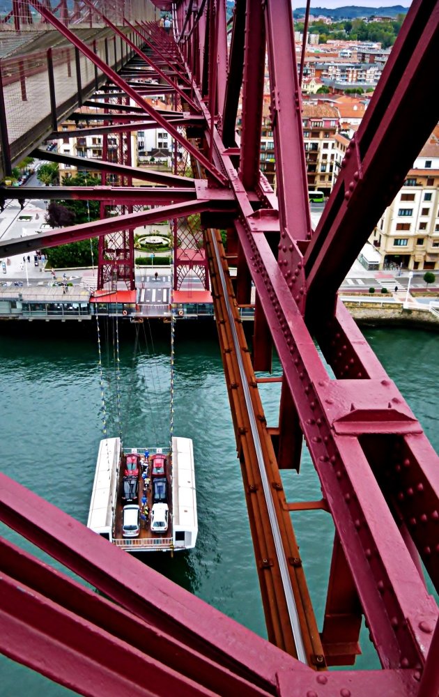 Bovenop de Puente Vizcaya