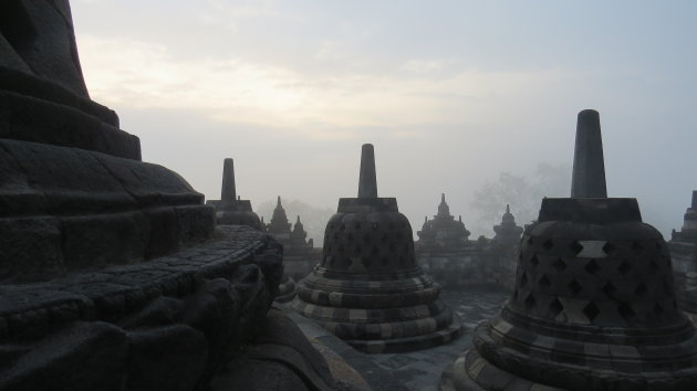 Borobudur in de ochtendmist