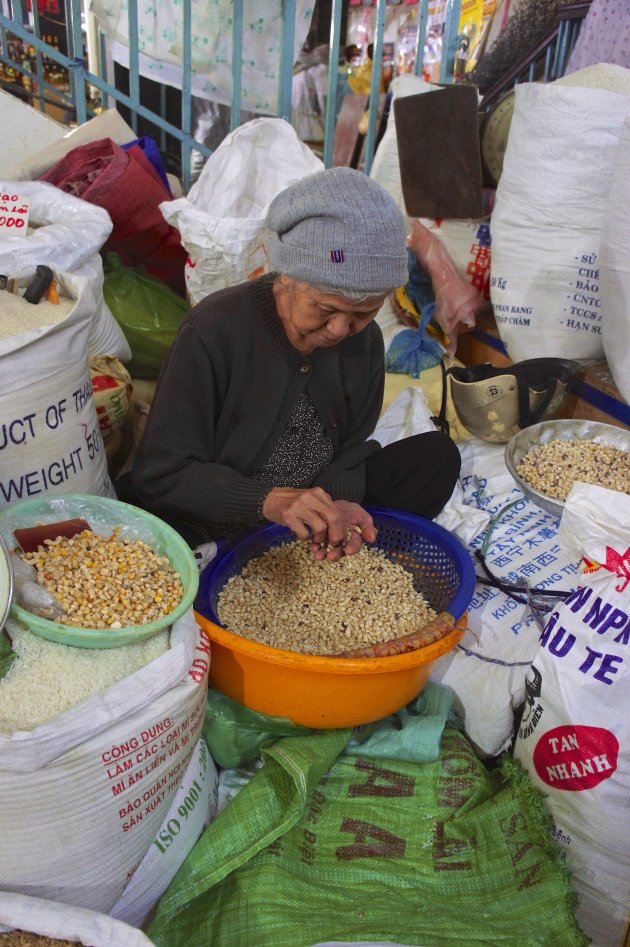 Corn and rice seller at Da Lat Market