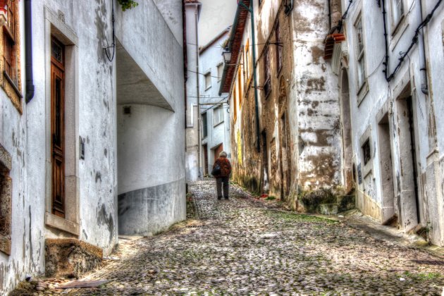 Vervallen straatje Coimbra
