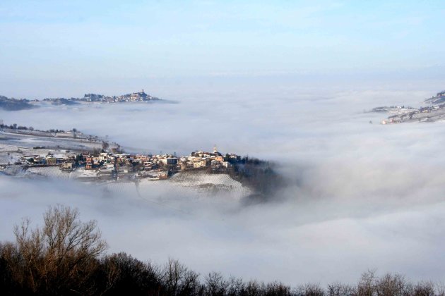 Mist in de heuvels van de Oltrepò Pavese