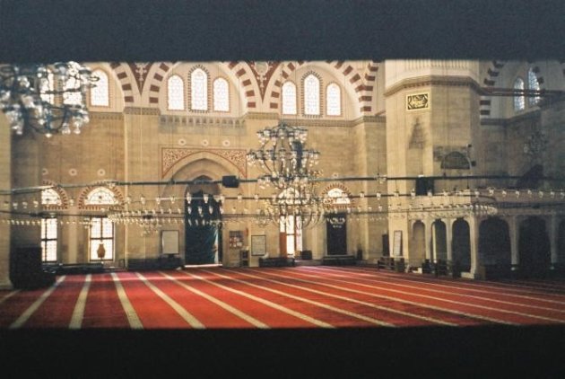 De binnenkant van indrukwekkende Blauwe moskee