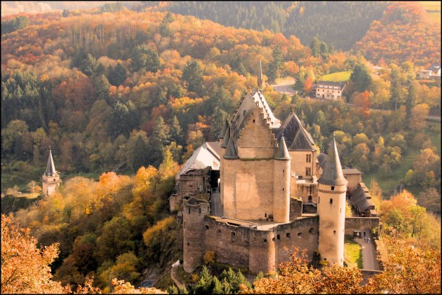 kasteel in herfstkleuren