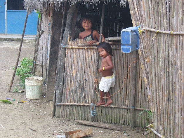 bewonertjes uit het dorp Ailigandi - San Blas