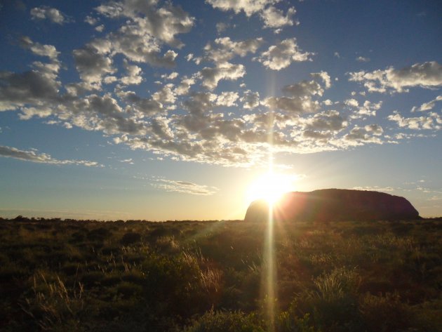 Zonsopkomst achter Uluru