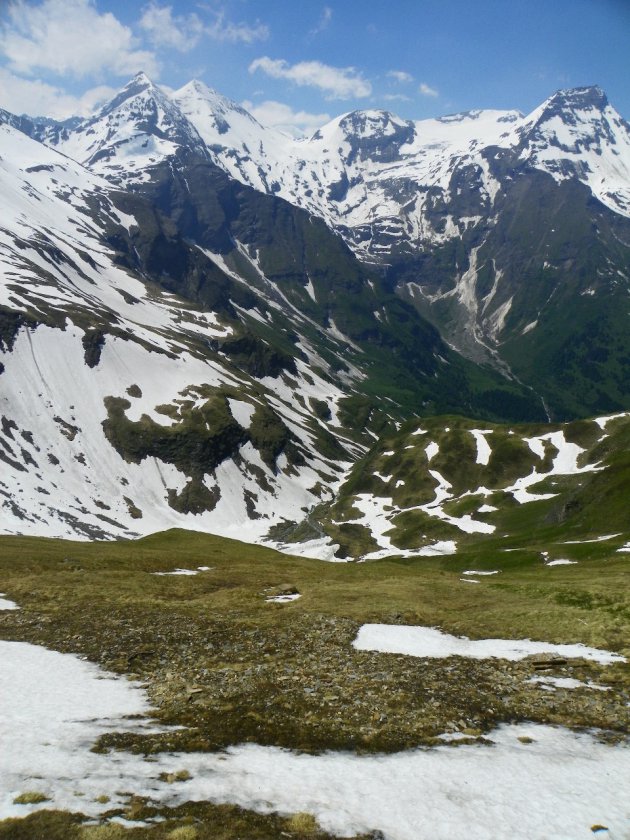 De machtige bergen van Tirol