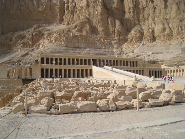 De tempel van Hatsjepsoet