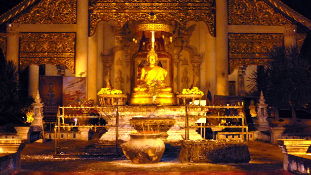 Tempel bij avond.