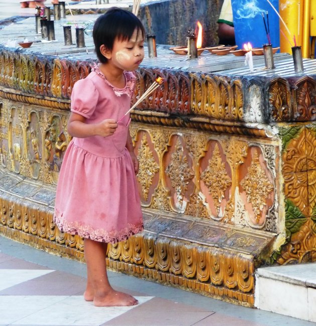 Shwedagon Girl
