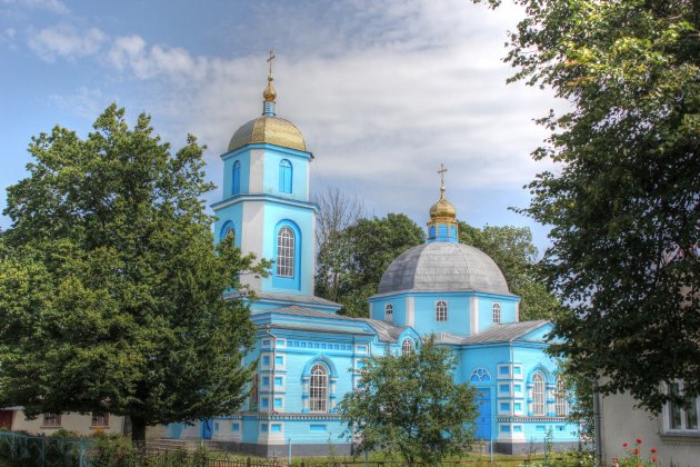 Kerkje op het platteland van West Oekraïne.