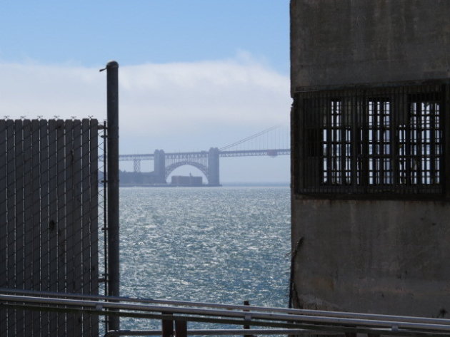 Golden gate bridge vanaf alcatraz island