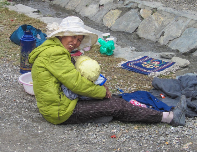 Tibetaanse moeder en kind