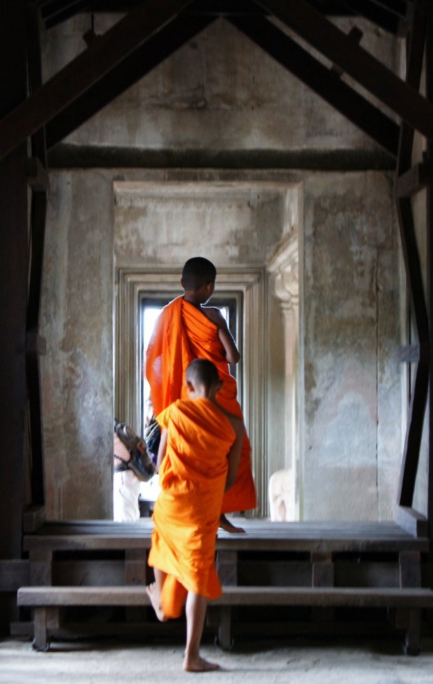 Jonge monniken in Angkor Wat