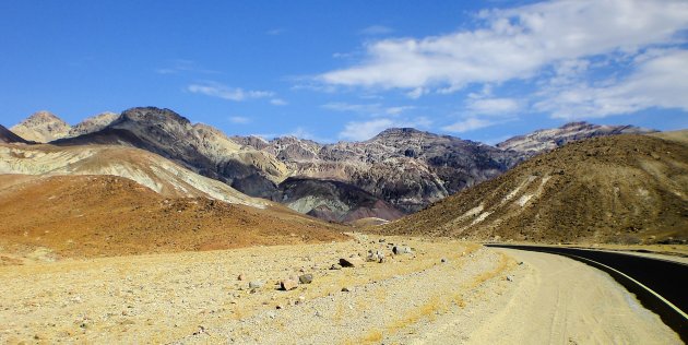 Toeren door Death Valley 