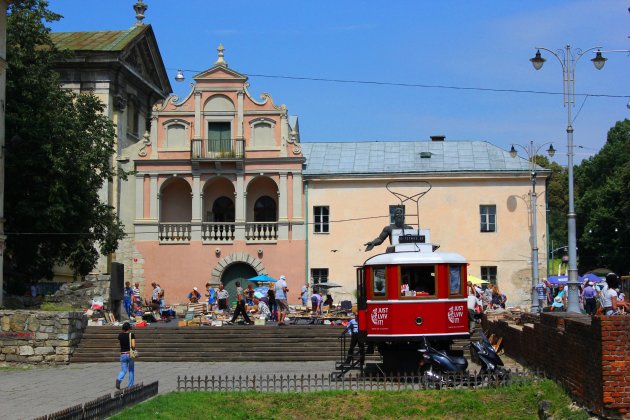 Openlucht boekenmarkt Lviv