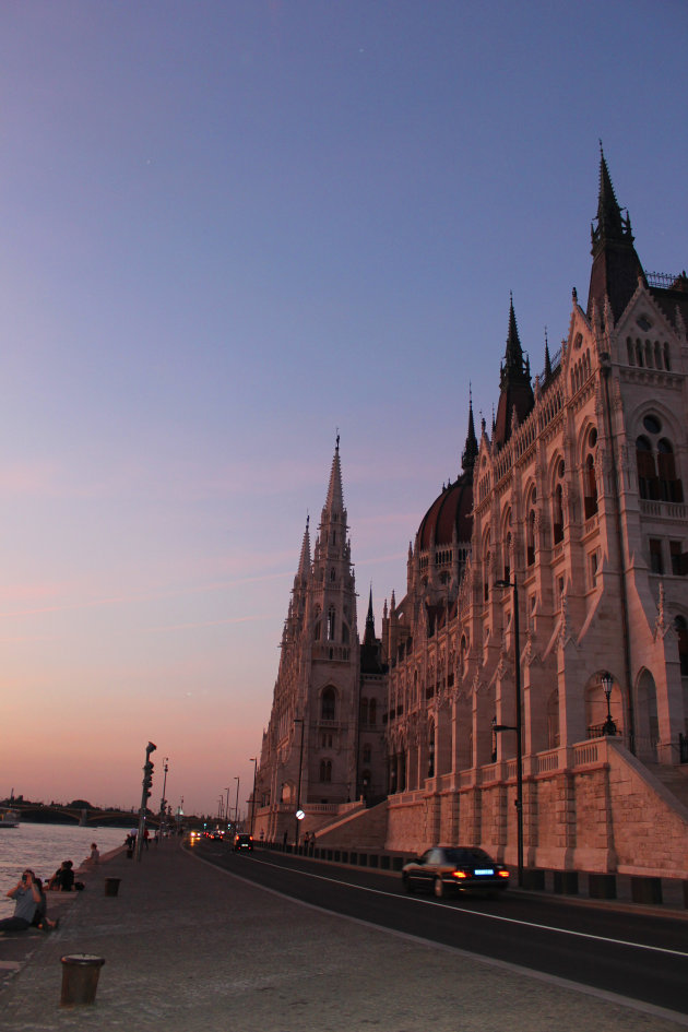 Als de zon ondergaat boven Boedapest