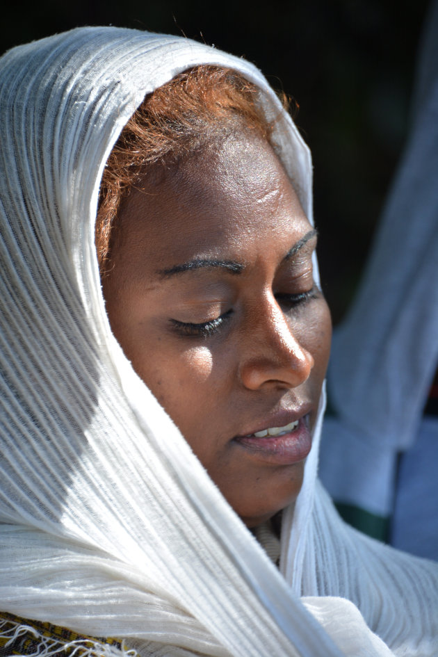 Ethiopische vrouw aan de Tana meer