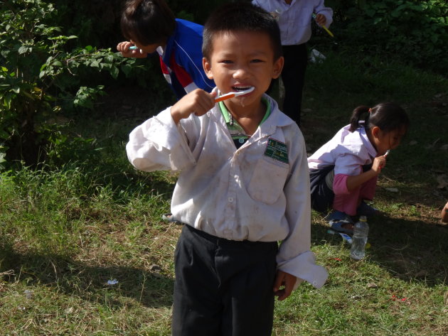 Tandenpoetsen in Laos