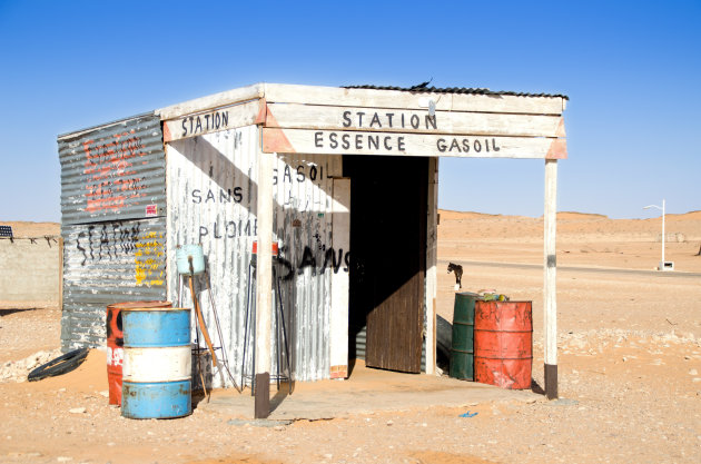 Tankstation in de Sahara