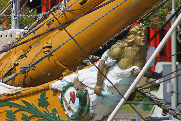 Puerto Madero , historisch schip, een vrouwenbeen en ijsjes