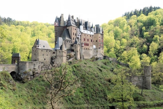 Burcht Eltz een sprookjesachtig kasteel