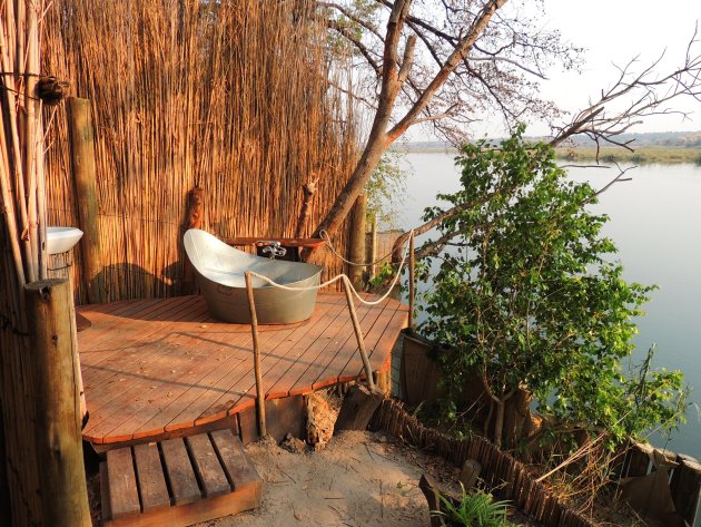 Mijn 1000ste: Badkamer met uitzicht op de Okavango. 